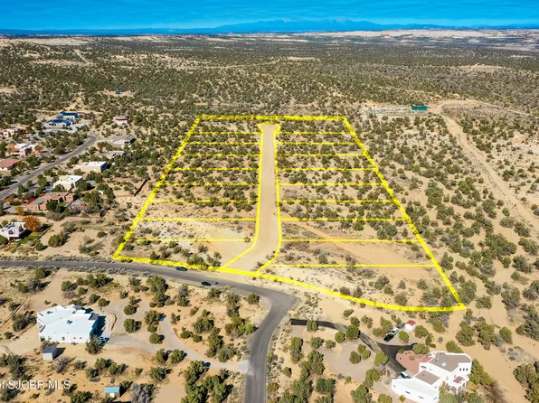 13 Silver Maple Ct, Farmington, NM 87402