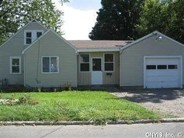 2 Taylor Ave, Fulton, NY 13069