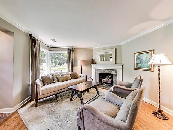 4th image of 1311 E Woodford Pl