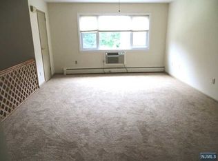 59 Manchester Ct #112, Wayne, NJ 07470