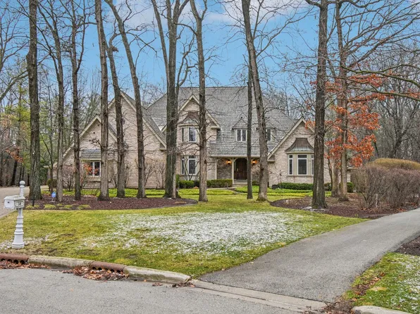 14 Briarwood Ln, Lincolnshire, IL 60069