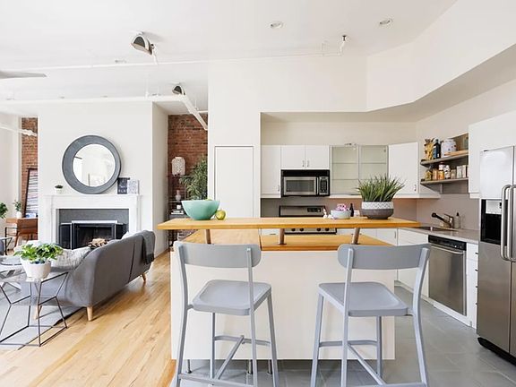 2nd image of 708 Greenwich St APT 6D