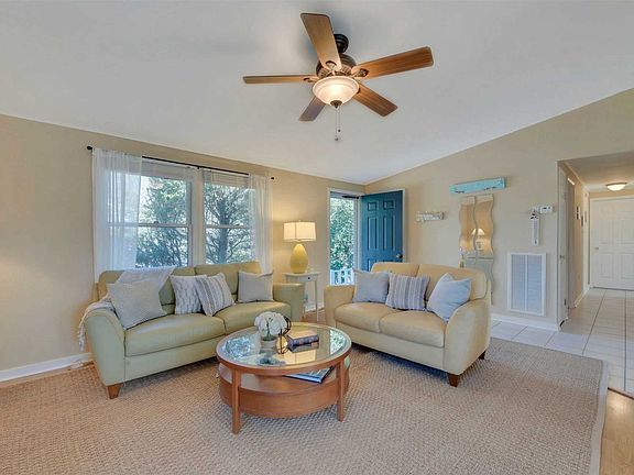 3rd image of 3 Lockitt Dr