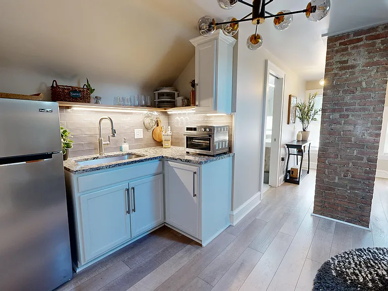 2976 E Derbyshire Rd #3 — Photo 8