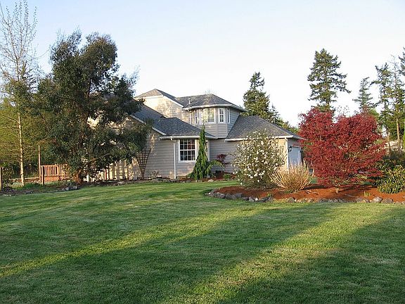 2nd image of 2517 215th St E