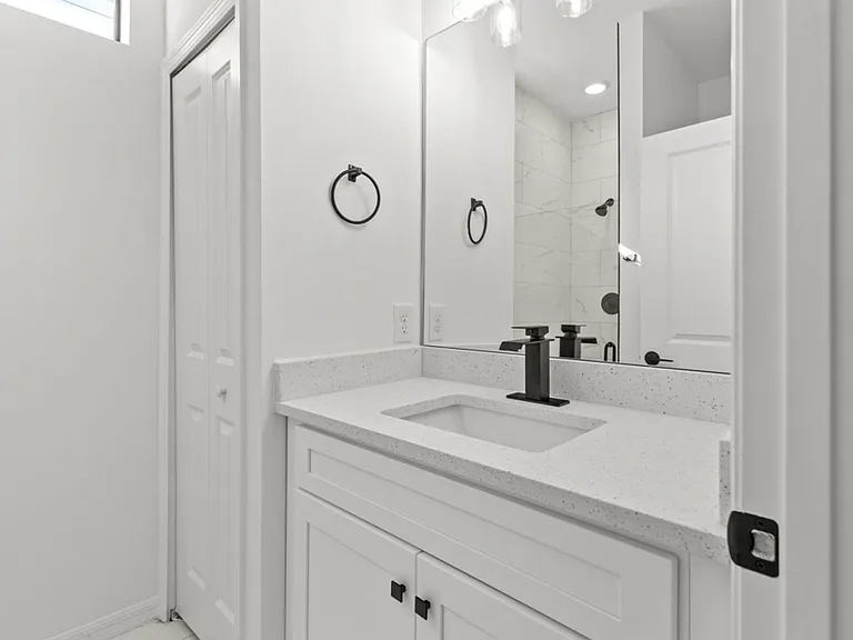 548 Knapp St — Photo 70