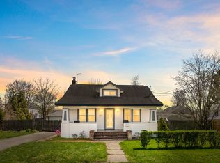 20 Benjamin St, Bay Shore, NY 11706
