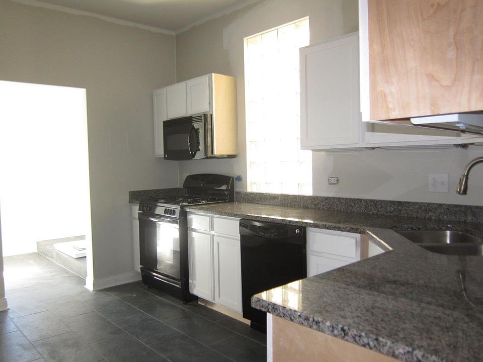 2nd image of 3112 W Diversey Ave