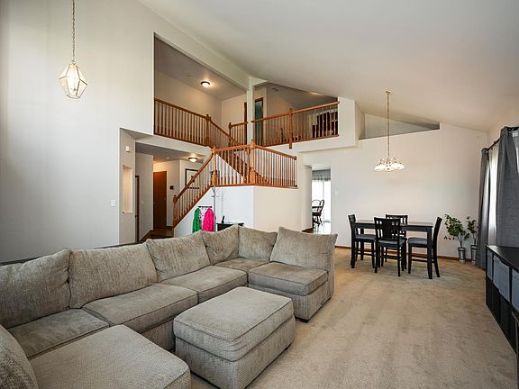 5th image of 2805 Twin Falls Dr