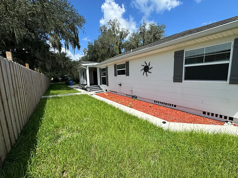 10430 Lithia Pinecrest Rd — Photo 9