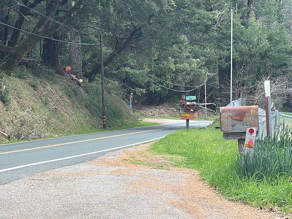 4th image of 16705 Skyline Blvd