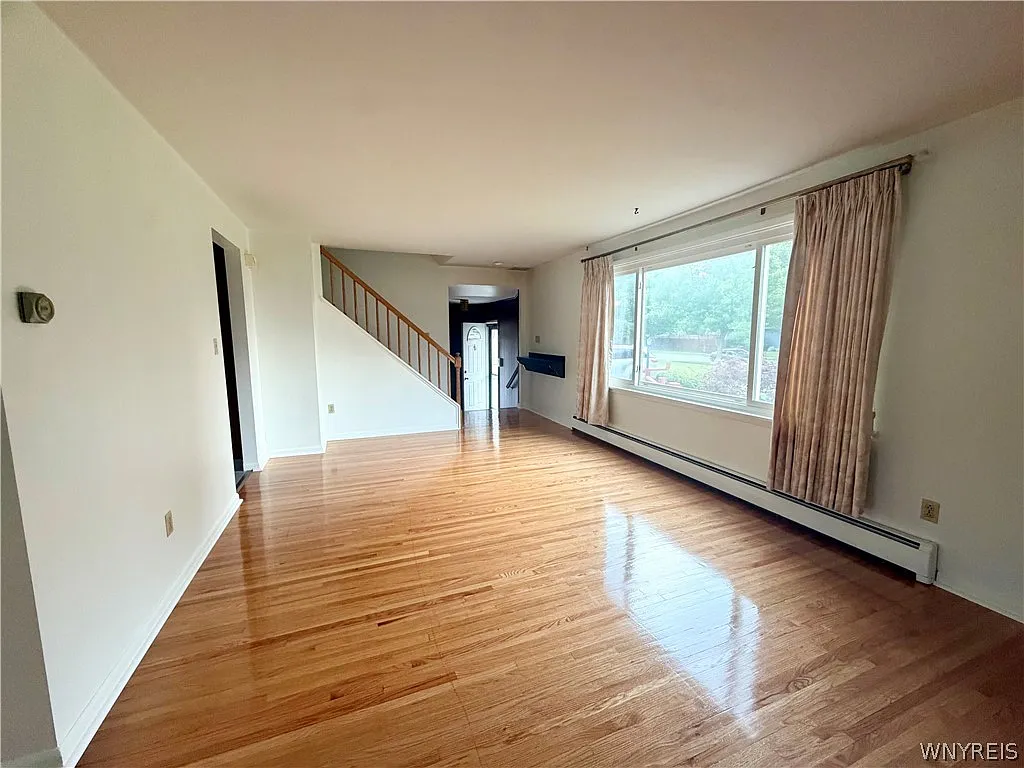 4 bed, 2.5 bath, 1972 sqft, $3,000 — Photo 4