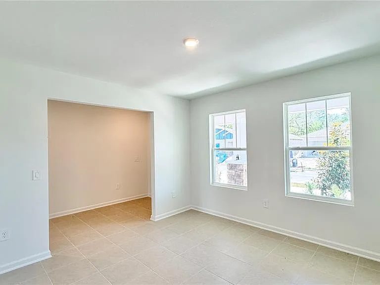 1558 Loxley Trl — Photo 9