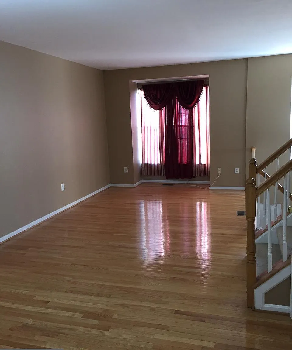 3 bed, 4.0 bath, 1698 sqft, $2,800 — Photo 3