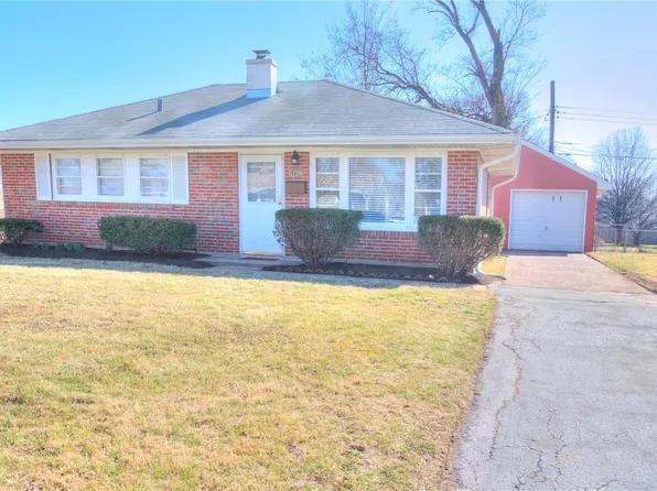 11258 Saint Shawn Ln, Saint Ann, MO 63074