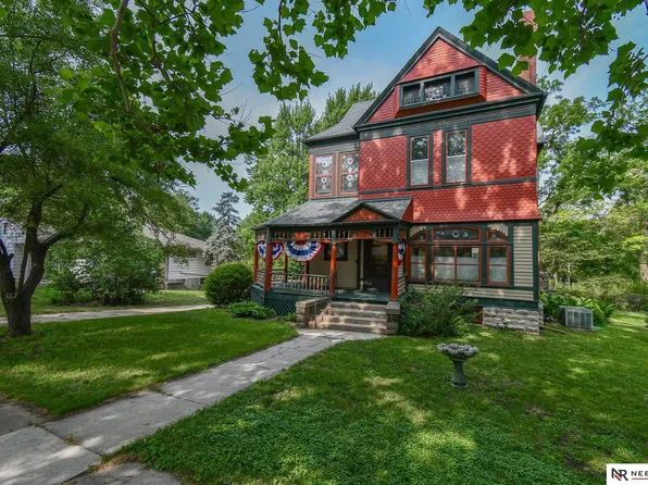 1039 Forest Ave, Crete, NE 68333