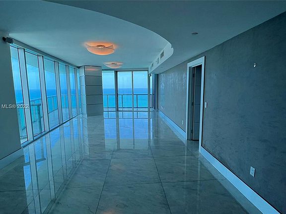 4th image of 17001 Collins Ave APT 1508
