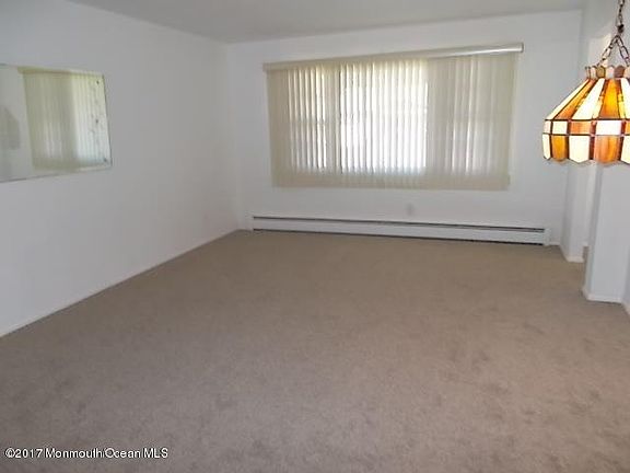 5th image of 44 Millbrook Dr