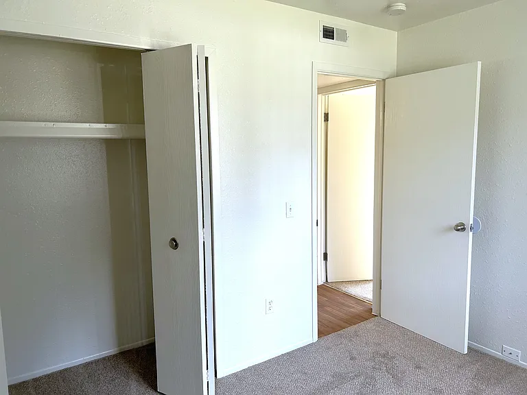 Woodland Place Apartments — Photo 44