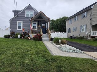 516 Bayside Dr, Dundalk, MD 21222