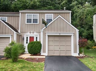 55 New London Ln, Oakmont, PA 15139