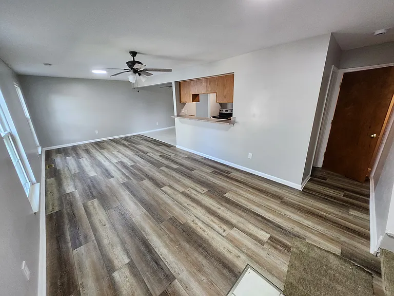 28306 Greenbriar Way — Photo 4