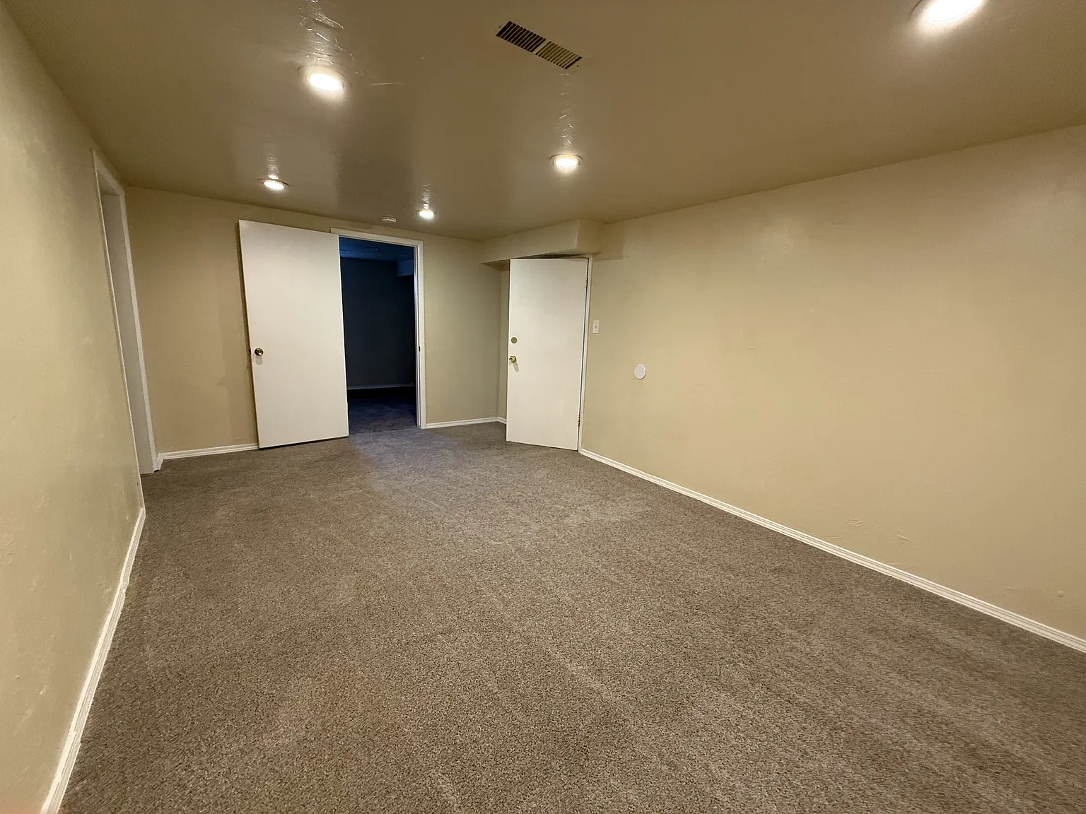 8142 S Pioneer St — Photo 1