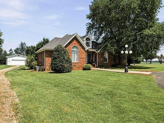 3rd image of 118 Little Knob Rd