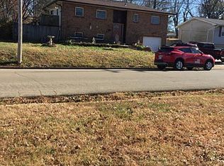 924 Vernon Ave, Farmington, MO 63640