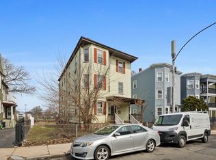 41 Armandine St, Dorchester Center, MA 02124