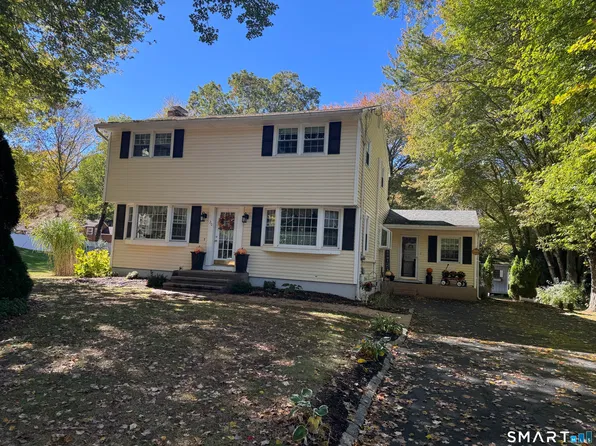 20 Bayberry Lane, Montville, CT 06382