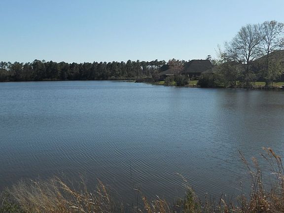 4th image of 781 Mohegan Cir