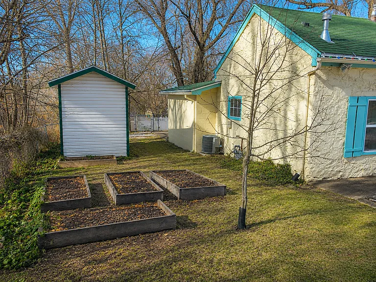 557 N 400 E — Photo 22