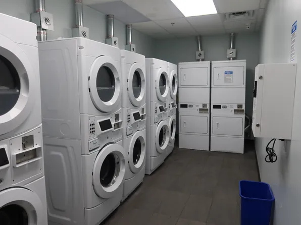 305 West Side Avenue image 17 of 22