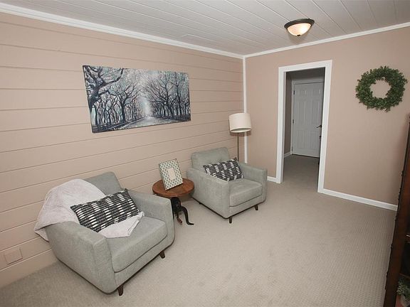 4th image of 123 Couch Ave