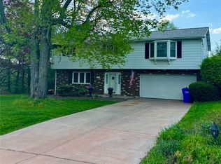 101 Kemar Dr, Butler, PA 16002