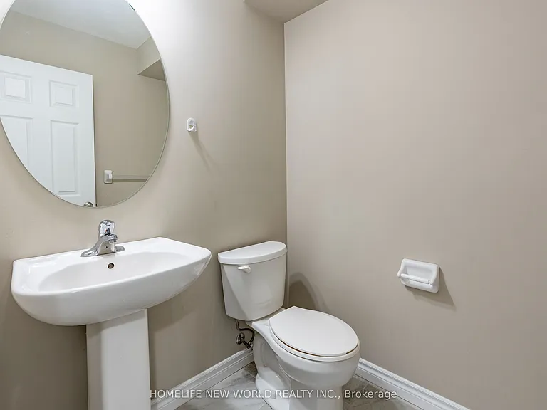 452 Avens St — Photo 10