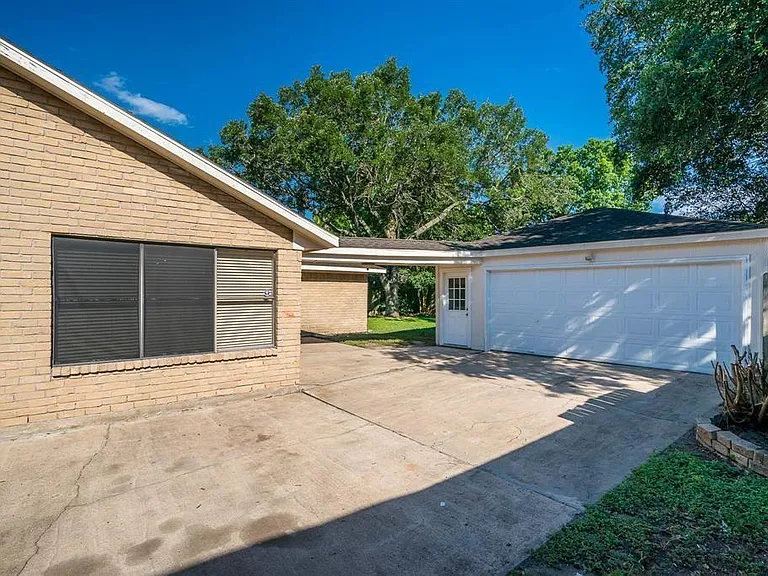 21203 Park Brook Dr — Photo 4