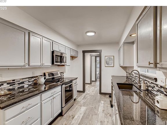 4th image of 2137 SE Cedar Park Ct