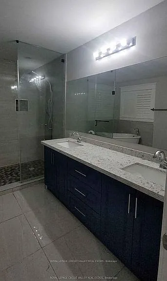 31 Crown Victoria Dr — Photo 10