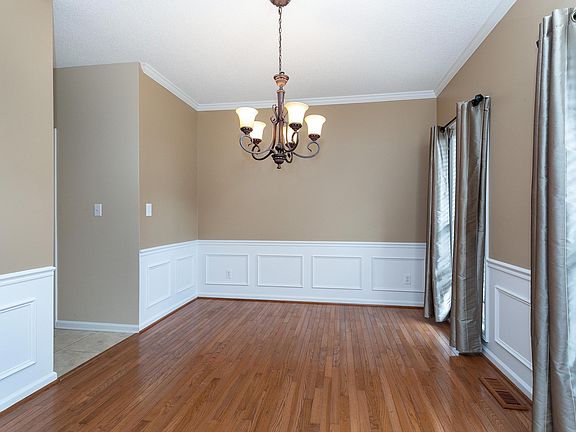 5th image of 103 Deanscroft Ct