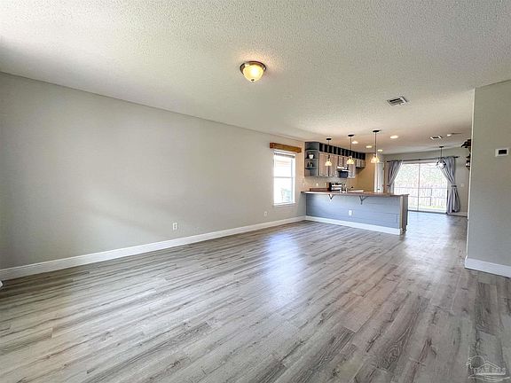 4th image of 10356 Chinaberry Ct