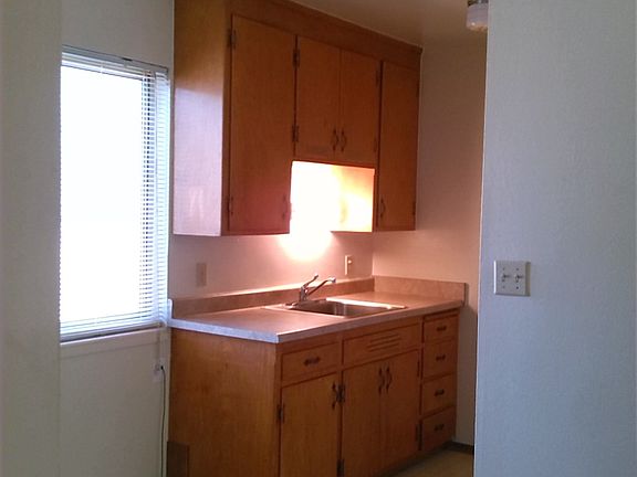 4th image of 705 Bidwell St APT 1