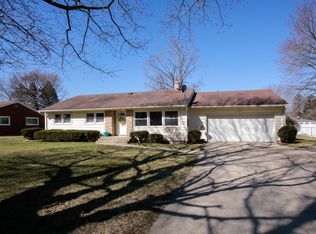 1413 Sunnyfield Rd, Sturgis, MI 49091