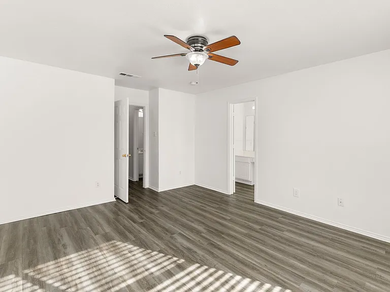3709 Martha Ln — Photo 21
