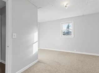 1504 Main St APT 1, Burgettstown, PA 15021