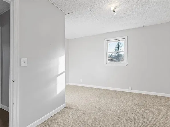 1504 Main St APT 1, Burgettstown, PA 15021