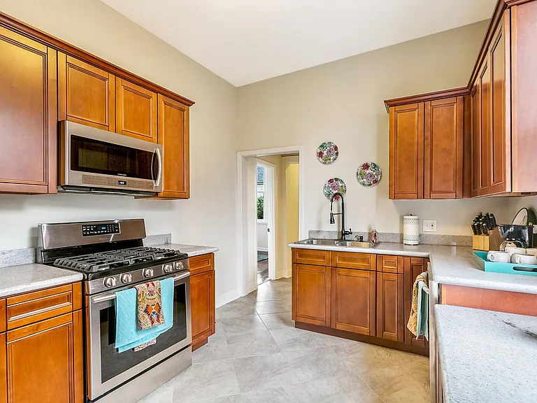 2340 General Pershing St — Photo 11