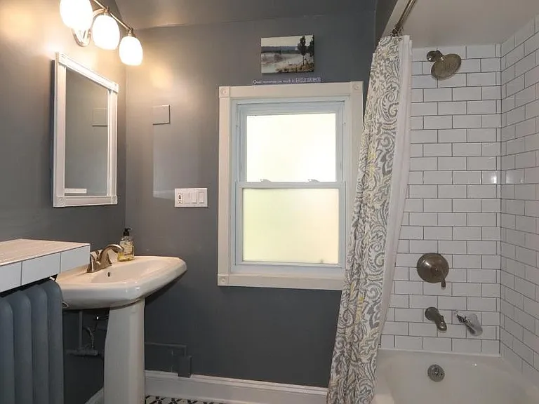 916 Pleasant St #2 — Photo 10