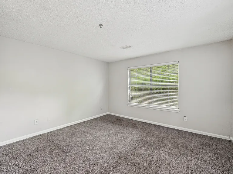 The Flats at 1500 — Photo 35